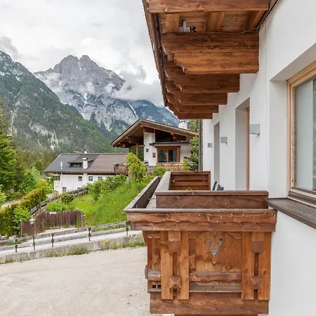 Mountainlodge Apartment Leutasch